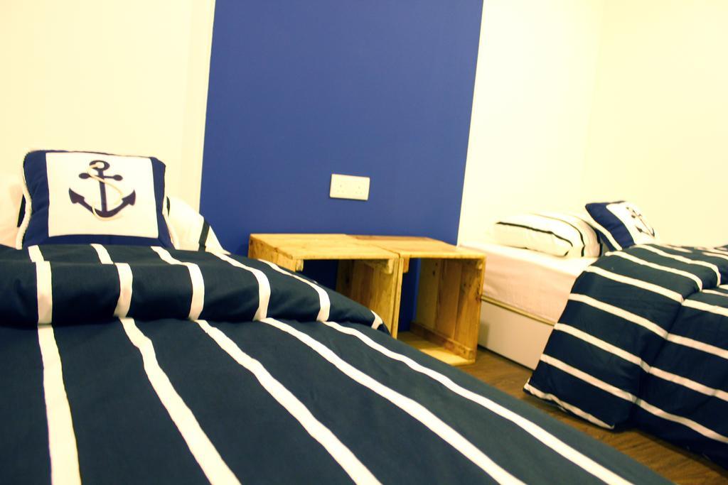Roof Talk Theme Hostel Johor Bahru Extérieur photo