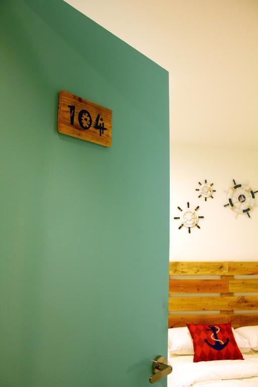 Roof Talk Theme Hostel Johor Bahru Extérieur photo
