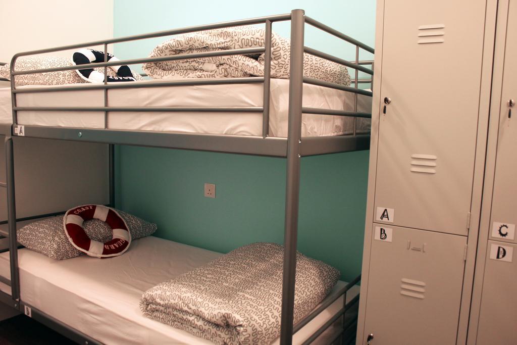 Roof Talk Theme Hostel Johor Bahru Chambre photo
