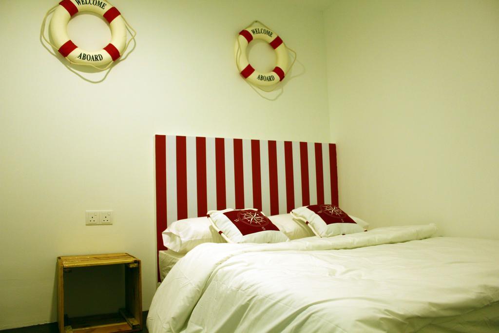 Roof Talk Theme Hostel Johor Bahru Chambre photo