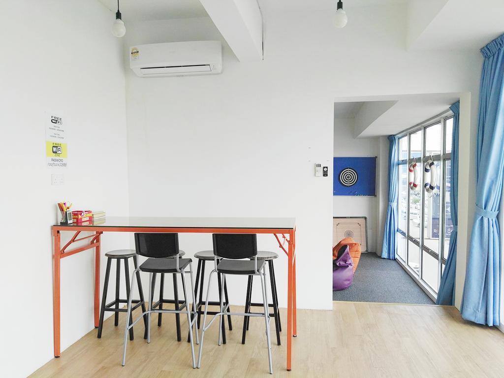 Roof Talk Theme Hostel Johor Bahru Extérieur photo
