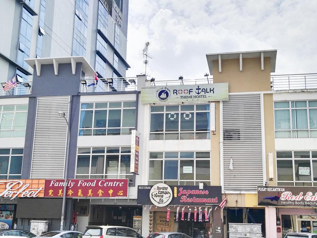 Roof Talk Theme Hostel Johor Bahru Extérieur photo